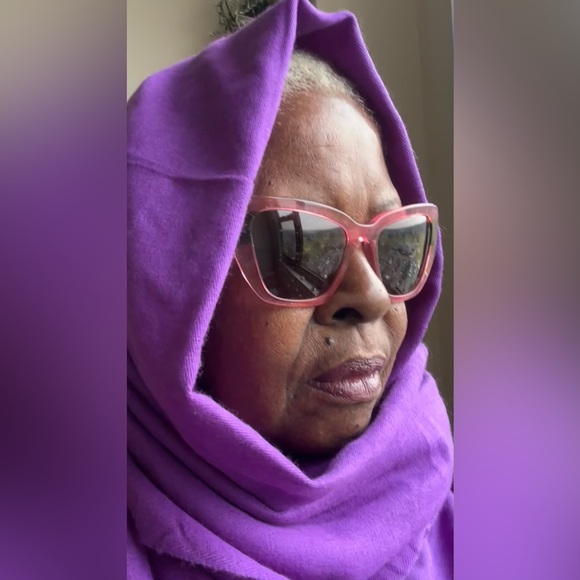 JOIN ME TODAY @ 1:45 PM EST👚 Unlisted & Listed Fabulous Items! Come See👀 - Picture 10 of 11